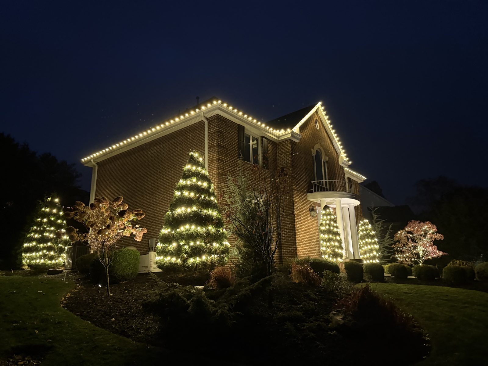Wrapped Evergreens & Roofline in Pittsburgh, PA